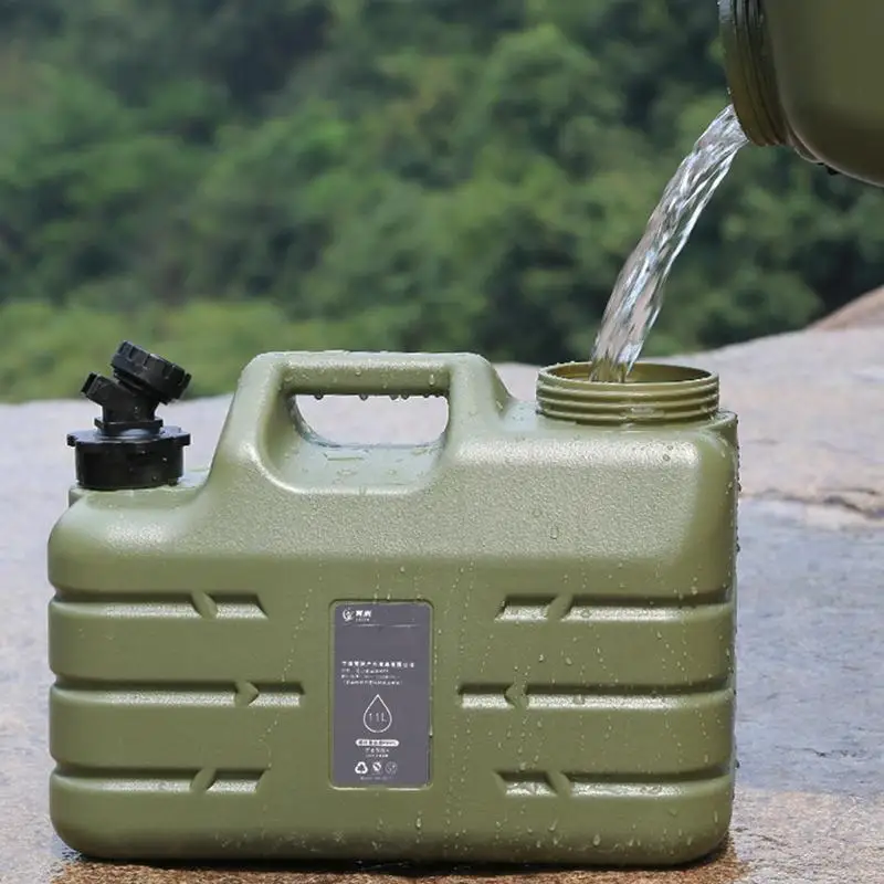 Портативное ведро для воды объемом 11 л, уличный резервуар для воды для вождения, контейнер с краном для кемпинга, путешествий, пешего туризм...
Портативное ведро для воды объемом 11 л, уличный резервуар для воды для вождения, контейнер с краном для кемпинга, путешествий, пешего туризм...