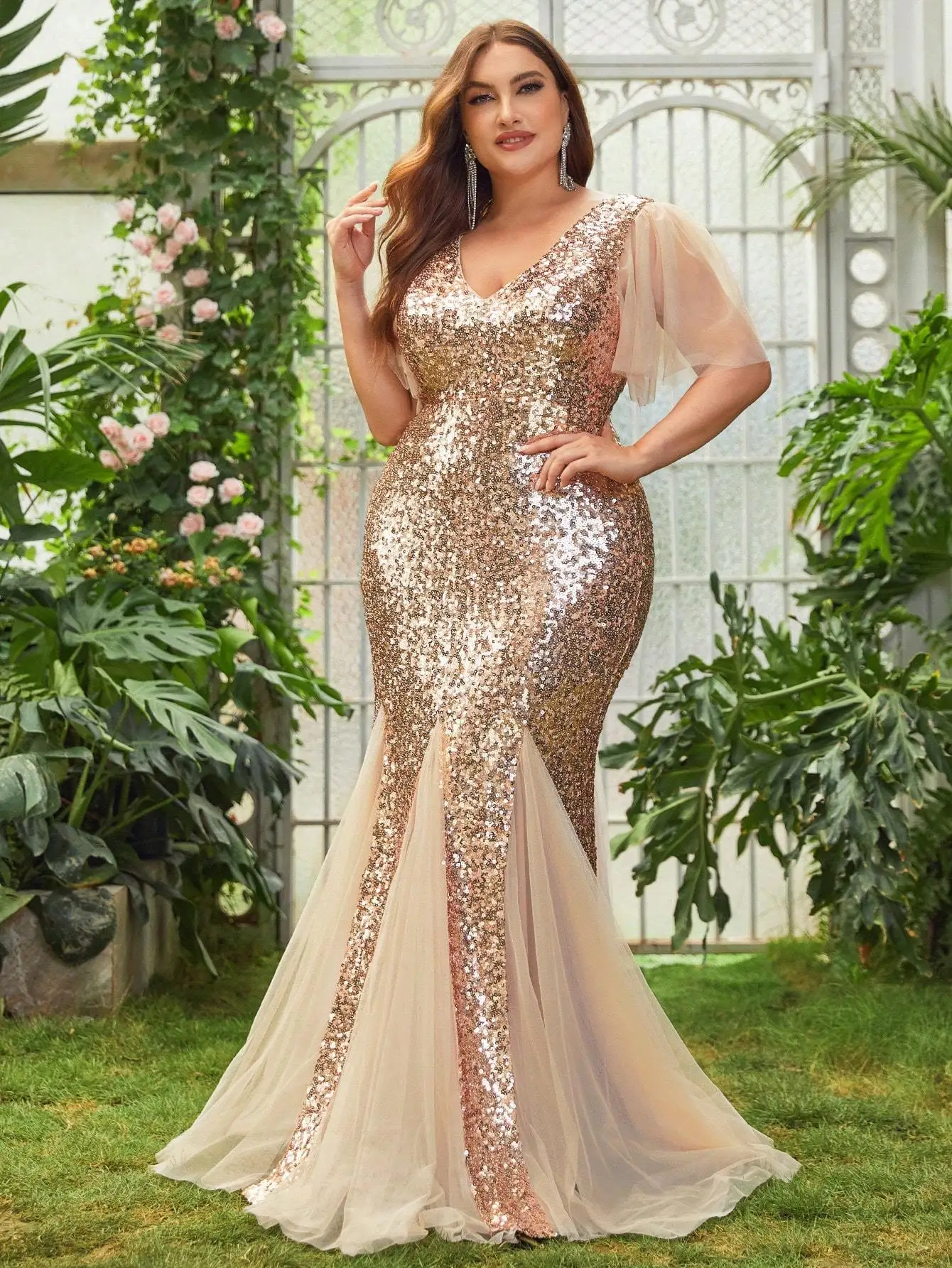 Wedding Dresses Plus Size Women Mesh Sequins Splicing V-Neck Backless Elegant Dress Large Size Female Evening Party Dresses 2023
Wedding Dresses Plus Size Women Mesh Sequins Splicing V-Neck Backless Elegant Dress Large Size Female Evening Party Dresses 2023