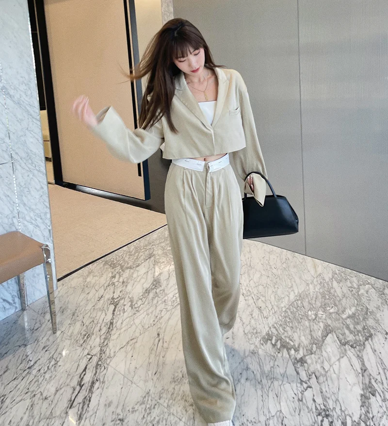 Real Shot 2023 Spring New Trend Fashion Temperament Suit Two-piece Suit Women's Short Suit Jacket Drape Long Trousers
Real Shot 2023 Spring New Trend Fashion Temperament Suit Two-piece Suit Women's Short Suit Jacket Drape Long Trousers