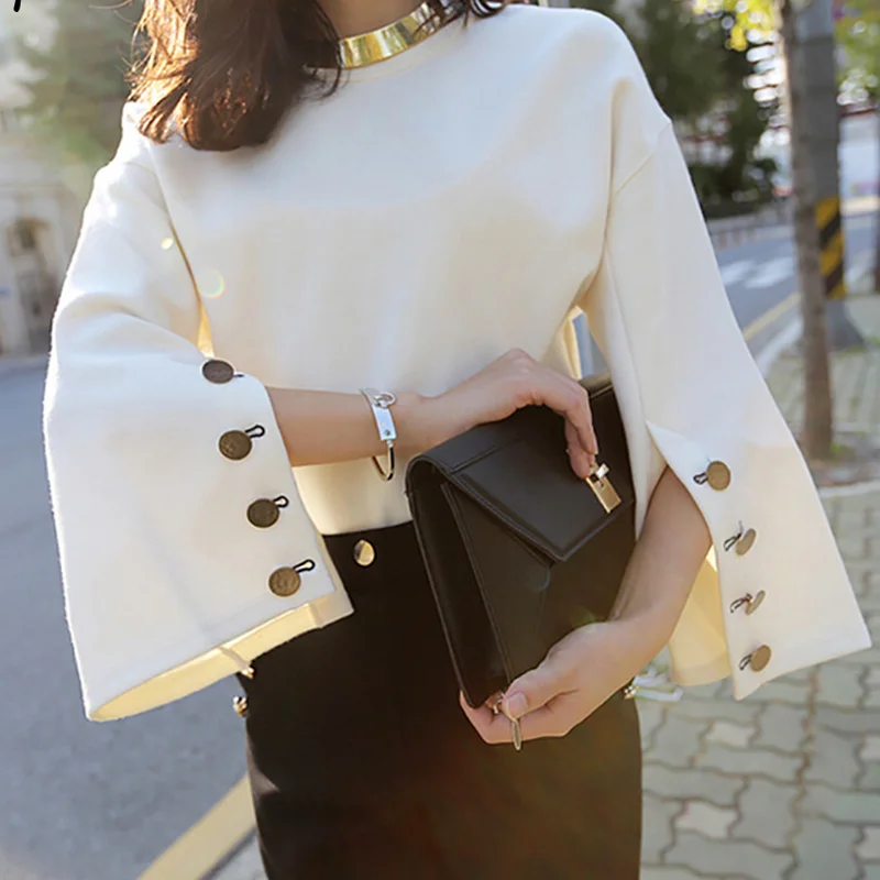 Korean Fashion New Flare Sleeve Pullovers Round Neck Woman Sweatshirt Suede Top Elegant Women Clothes Split Buckle Tops Pullover
Korean Fashion New Flare Sleeve Pullovers Round Neck Woman Sweatshirt Suede Top Elegant Women Clothes Split Buckle Tops Pullover