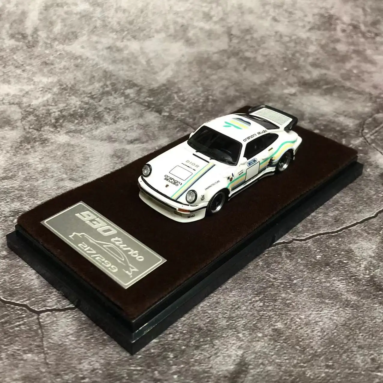 Модель автомобиля LJM 1:64 RWB 911 930 Turbo, смоляная сборка автомобиля, Ограниченная Коллекция 299
Модель автомобиля LJM 1:64 RWB 911 930 Turbo, смоляная сборка автомобиля, Ограниченная Коллекция 299