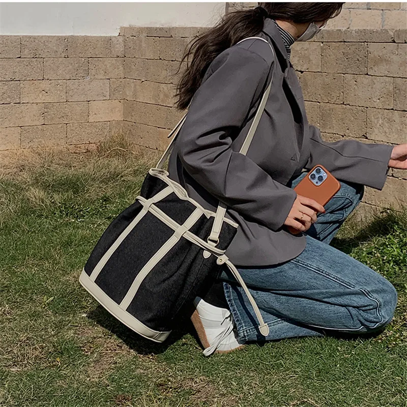 Роскошные повседневные холщовые женские сумочки, дизайнерские сумки через плечо, Женская вместительная кожаная Лоскутная сумка-тоут для п...
Роскошные повседневные холщовые женские сумочки, дизайнерские сумки через плечо, Женская вместительная кожаная Лоскутная сумка-тоут для п...