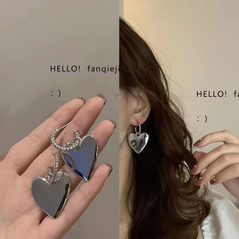 925 Silver Needle New Style Temperament Heart-Shaped Unique Earrings Korean Version Trendy Retro Simple Female
925 Silver Needle New Style Temperament Heart-Shaped Unique Earrings Korean Version Trendy Retro Simple Female