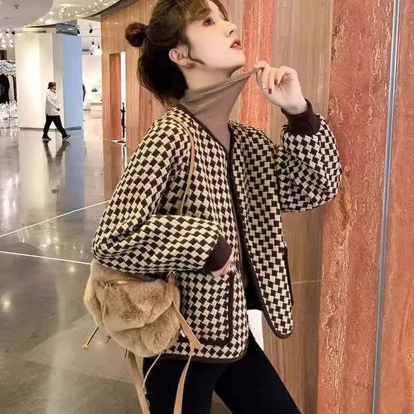 Korean Houndstooth Crop Tweed Jacket Black Women Spring Vintage Coats Single Breasted Outwear Elegant Chaquetas Long Sleeve Top
Korean Houndstooth Crop Tweed Jacket Black Women Spring Vintage Coats Single Breasted Outwear Elegant Chaquetas Long Sleeve Top