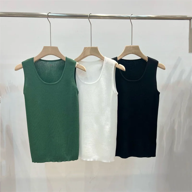 23 Spring Summer Women's 100% Mulberry Silk Round Neck Knitting Solid Color Comfortable Simple Tank Top Breathable Vest
23 Spring Summer Women's 100% Mulberry Silk Round Neck Knitting Solid Color Comfortable Simple Tank Top Breathable Vest