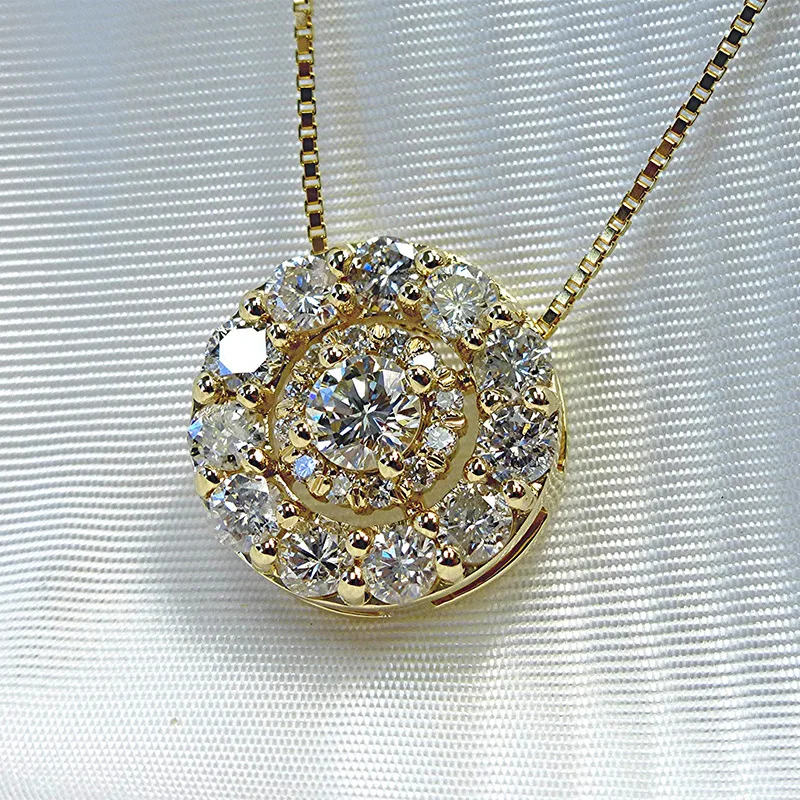 New Vintage Hollow Out Round Crystal Pendant Necklaces For Women Shine White CZ Stone Inlay Chains Fashion Jewelry Party Gift
New Vintage Hollow Out Round Crystal Pendant Necklaces For Women Shine White CZ Stone Inlay Chains Fashion Jewelry Party Gift