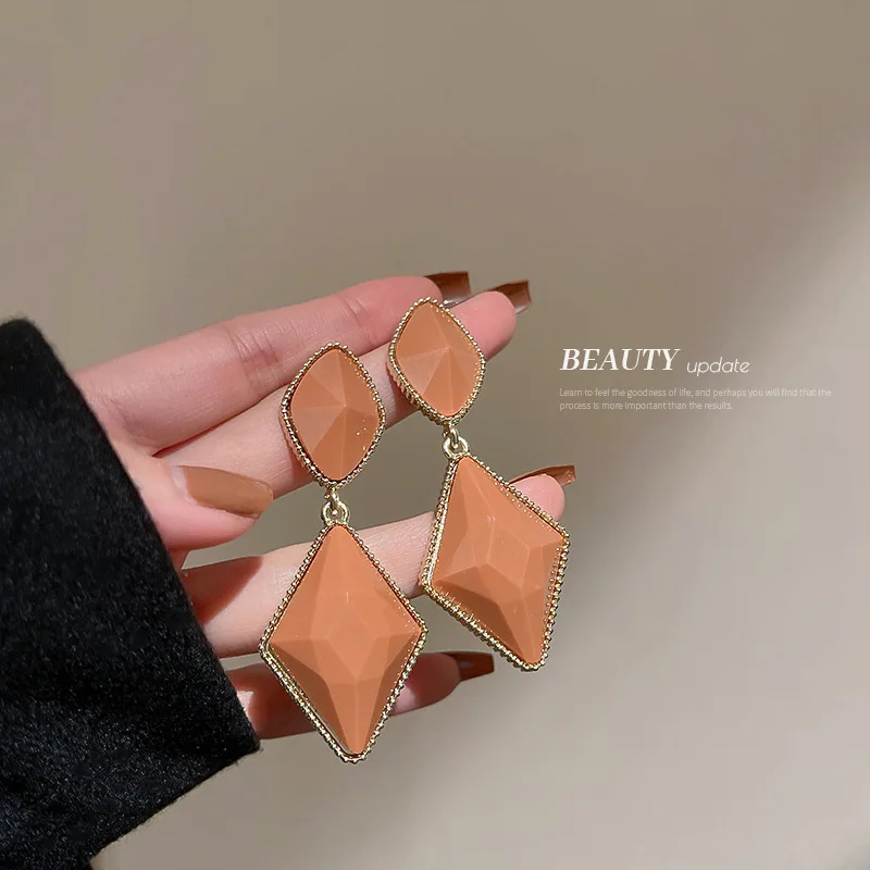 LOVOACC Charming Coffee Green Color Lozenge Drop Earrings for Women Geometric Arcylic Long Drop Earrings Statement Jewelry 2022
LOVOACC Charming Coffee Green Color Lozenge Drop Earrings for Women Geometric Arcylic Long Drop Earrings Statement Jewelry 2022