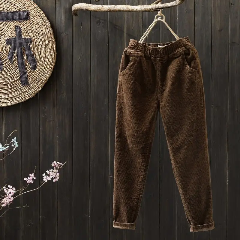 Вельветовые брюки женские утепленные длинные брюки женские теплые плюшевые брюки зимние свободные шаровары с высокой талией Осень 2023 Новинка Q405
Вельветовые брюки женские утепленные длинные брюки женские теплые плюшевые брюки зимние свободные шаровары с высокой талией Осень 2023 Новинка Q405