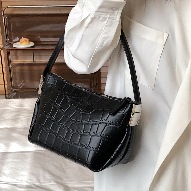 High Quality Women's Shoulder Bag 2022 New Trendy Texture Women's Bag Retro Handbag Fashion All-match Underarm Bag for Women
High Quality Women's Shoulder Bag 2022 New Trendy Texture Women's Bag Retro Handbag Fashion All-match Underarm Bag for Women