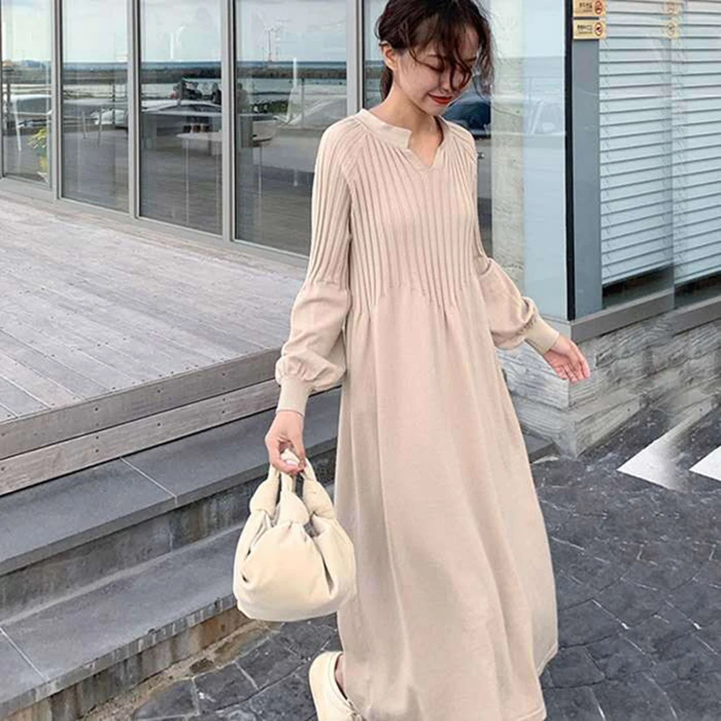 Autumn Winter Women Knitted Sweater Dress New Korean Lantern sleeve V Neck Elegant Long Dress Ladies Bottoming Loose Dress
Autumn Winter Women Knitted Sweater Dress New Korean Lantern sleeve V Neck Elegant Long Dress Ladies Bottoming Loose Dress