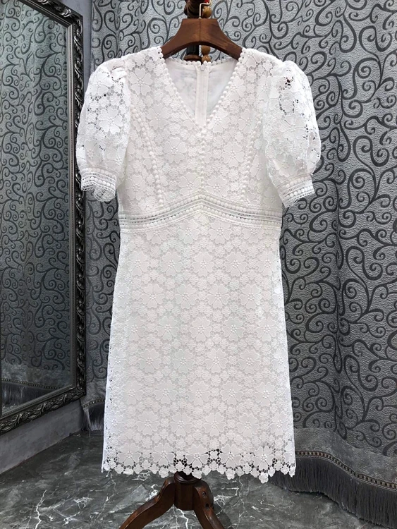 2022 new women fashion V-neck solid color decorative water soluble flower embroidery hollow slim short-sleeved skirt dress 513
2022 new women fashion V-neck solid color decorative water soluble flower embroidery hollow slim short-sleeved skirt dress 513