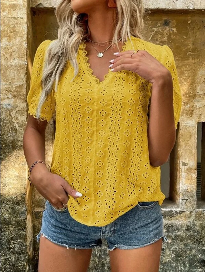 Summer Hollow Out T-shirts Women 2022 Elegant Lace Spliced V-neck Blouses Shirts Female Casual Solid Short Sleeve Pullover Tops
Summer Hollow Out T-shirts Women 2022 Elegant Lace Spliced V-neck Blouses Shirts Female Casual Solid Short Sleeve Pullover Tops