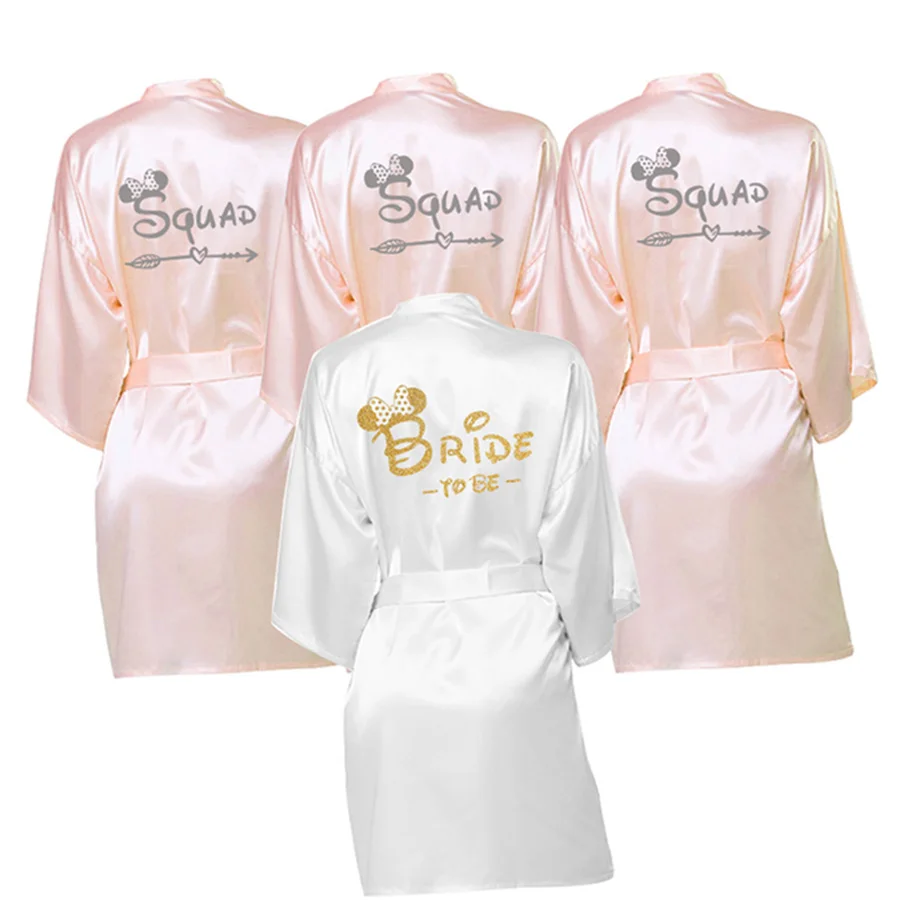 Wedding Bride&Squad Robes Satin Pajamas Robe Bridesmaid Team Bride Heart Arrow Pajamas Personalized Robes Women's Bathrobes
Wedding Bride&Squad Robes Satin Pajamas Robe Bridesmaid Team Bride Heart Arrow Pajamas Personalized Robes Women's Bathrobes