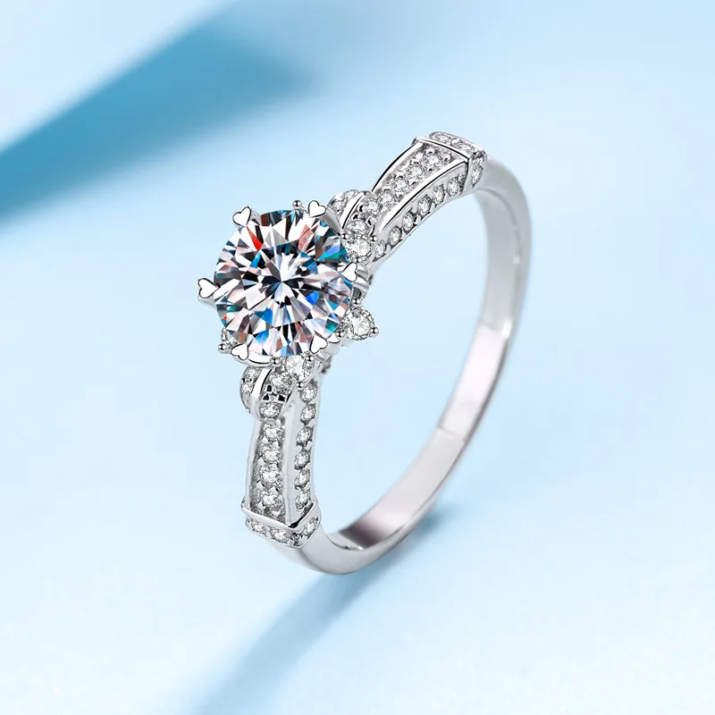 1CT Moissanite Ring 100% Silver 925 Brilliant Cut Diamond Bridal Bouquet Shape Wedding Band For Women Engagement Gift Jewelry
1CT Moissanite Ring 100% Silver 925 Brilliant Cut Diamond Bridal Bouquet Shape Wedding Band For Women Engagement Gift Jewelry