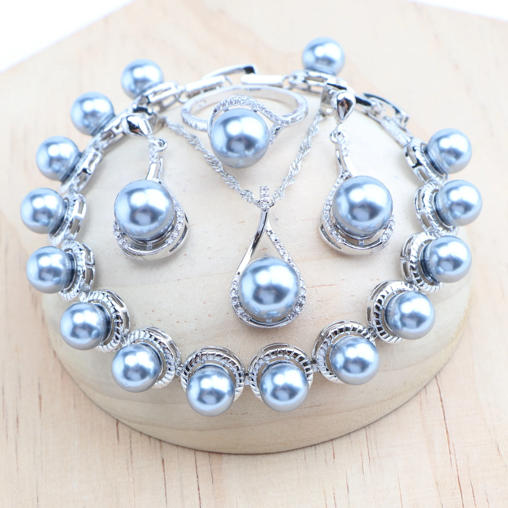 925 Silver Bridal Pearl Jewelry Sets For Women White Zircon Wedding Necklace Earrings Rings Bracelets Pendant
925 Silver Bridal Pearl Jewelry Sets For Women White Zircon Wedding Necklace Earrings Rings Bracelets Pendant