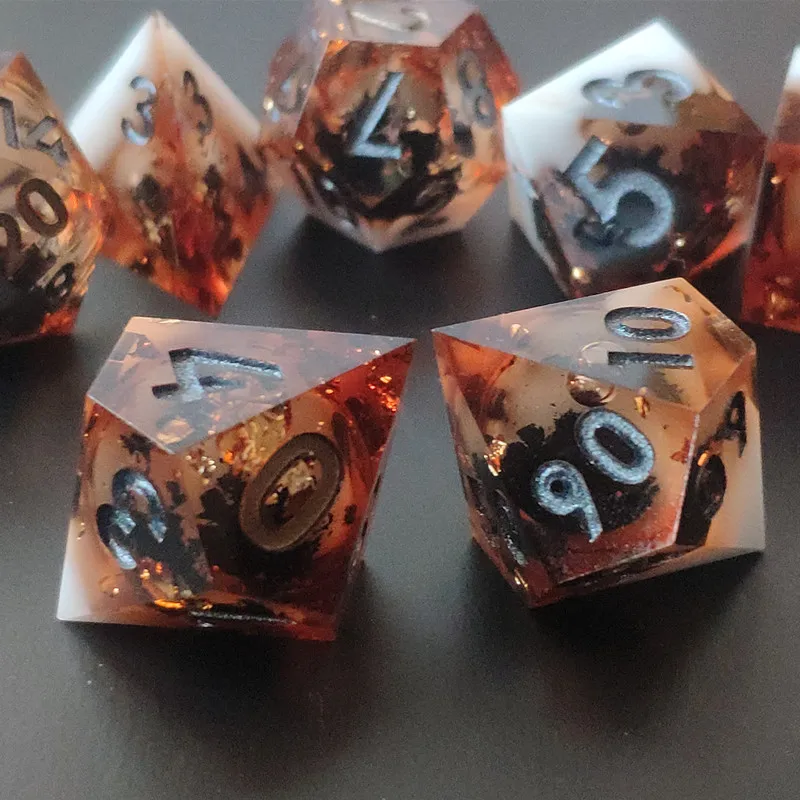 Мини-Планета два цвета жидкий сердечник игральные кости D & D набор ручной работы полиэдрические полимерные кости с острыми краями DND D6 D20 кости для ролевых игр
Мини-Планета два цвета жидкий сердечник игральные кости D & D набор ручной работы полиэдрические полимерные кости с острыми краями DND D6 D20 кости для ролевых игр