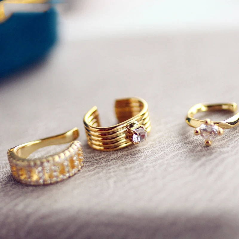 Three Styles Wide Face Simple Personality Hoop Earrings For Women Party Banquet Fashion Trend Accessories Same Type Earring Gift 
Three Styles Wide Face Simple Personality Hoop Earrings For Women Party Banquet Fashion Trend Accessories Same Type Earring Gift