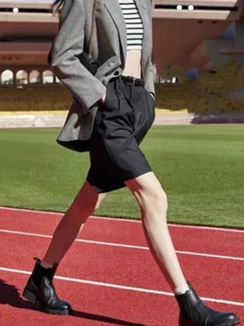 Women's Straight Black Wide Leg Suit Shorts 2022 Summer Female High Waist Thin Casual Workwear Short Pants
Women's Straight Black Wide Leg Suit Shorts 2022 Summer Female High Waist Thin Casual Workwear Short Pants