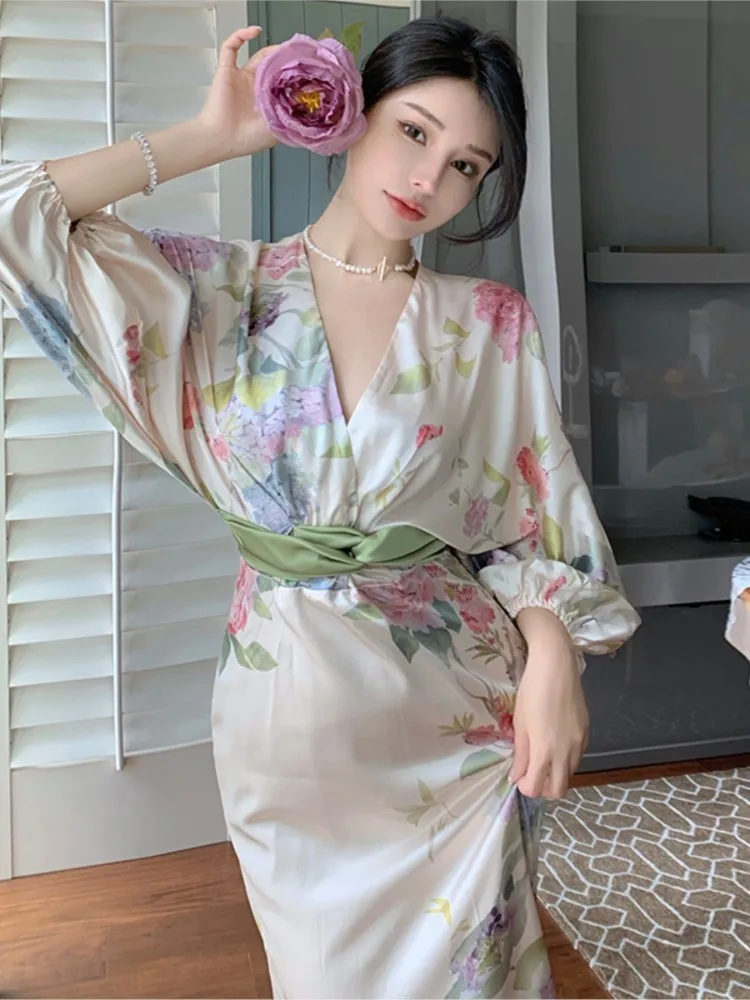 2022 Vintage French Style Elegant Midi Dresses For Women Casual Floral Print Party Vestdios Lady Fashion Robe
2022 Vintage French Style Elegant Midi Dresses For Women Casual Floral Print Party Vestdios Lady Fashion Robe