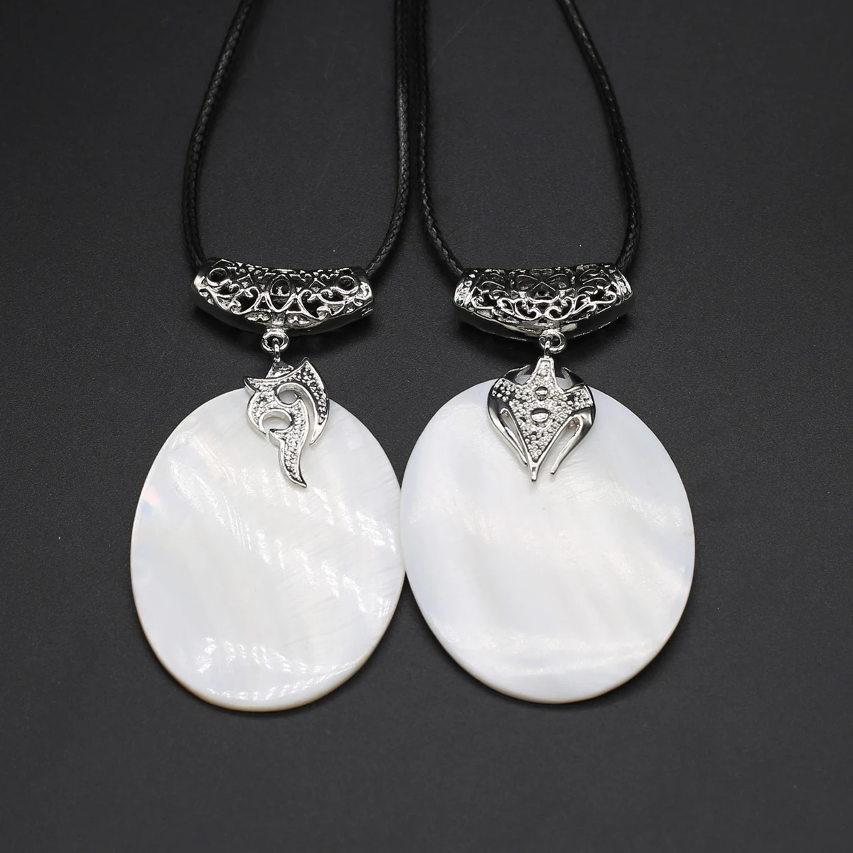 1Pcs Natural Shell Oval Pendant Necklace DIY Female Charm Necklace Pendant 40x50mm Leather Rope 60+5cm
1Pcs Natural Shell Oval Pendant Necklace DIY Female Charm Necklace Pendant 40x50mm Leather Rope 60+5cm