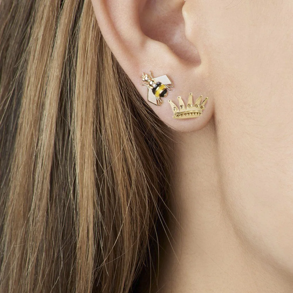 2Pcs/Set Mini Fashion Cubic Zirconia Stud Earrings Creative Bee Crown Studs Exquisite Elegant Delicate Ear Jewelry New
2Pcs/Set Mini Fashion Cubic Zirconia Stud Earrings Creative Bee Crown Studs Exquisite Elegant Delicate Ear Jewelry New