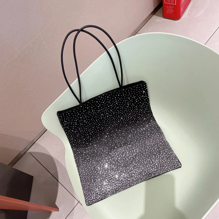 Luxury Diamonds Tote Bag Women Bag Designer Rhinestones Shoulder Bags for Women 2022 Gradient Canvas Shopper Purses Handbags New
Luxury Diamonds Tote Bag Women Bag Designer Rhinestones Shoulder Bags for Women 2022 Gradient Canvas Shopper Purses Handbags New