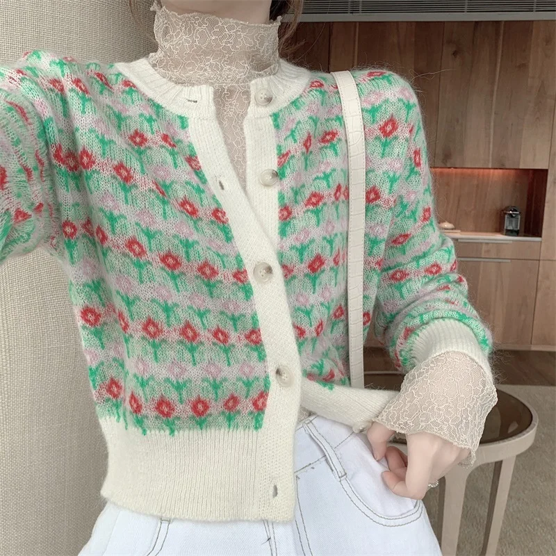 New Style Temperament Korean Version Gentle Sweet Short Tops Women 2022 Autumn Flowers Long Sleeve With Knitted Cardigan Sweater
New Style Temperament Korean Version Gentle Sweet Short Tops Women 2022 Autumn Flowers Long Sleeve With Knitted Cardigan Sweater