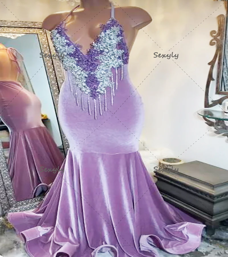 Lavender Mermaid Velvet Prom Dress For Black Girls 2022 Sexy Halter V Neck Evening Dresses Backless Women Ceremony Formal Dress
Lavender Mermaid Velvet Prom Dress For Black Girls 2022 Sexy Halter V Neck Evening Dresses Backless Women Ceremony Formal Dress