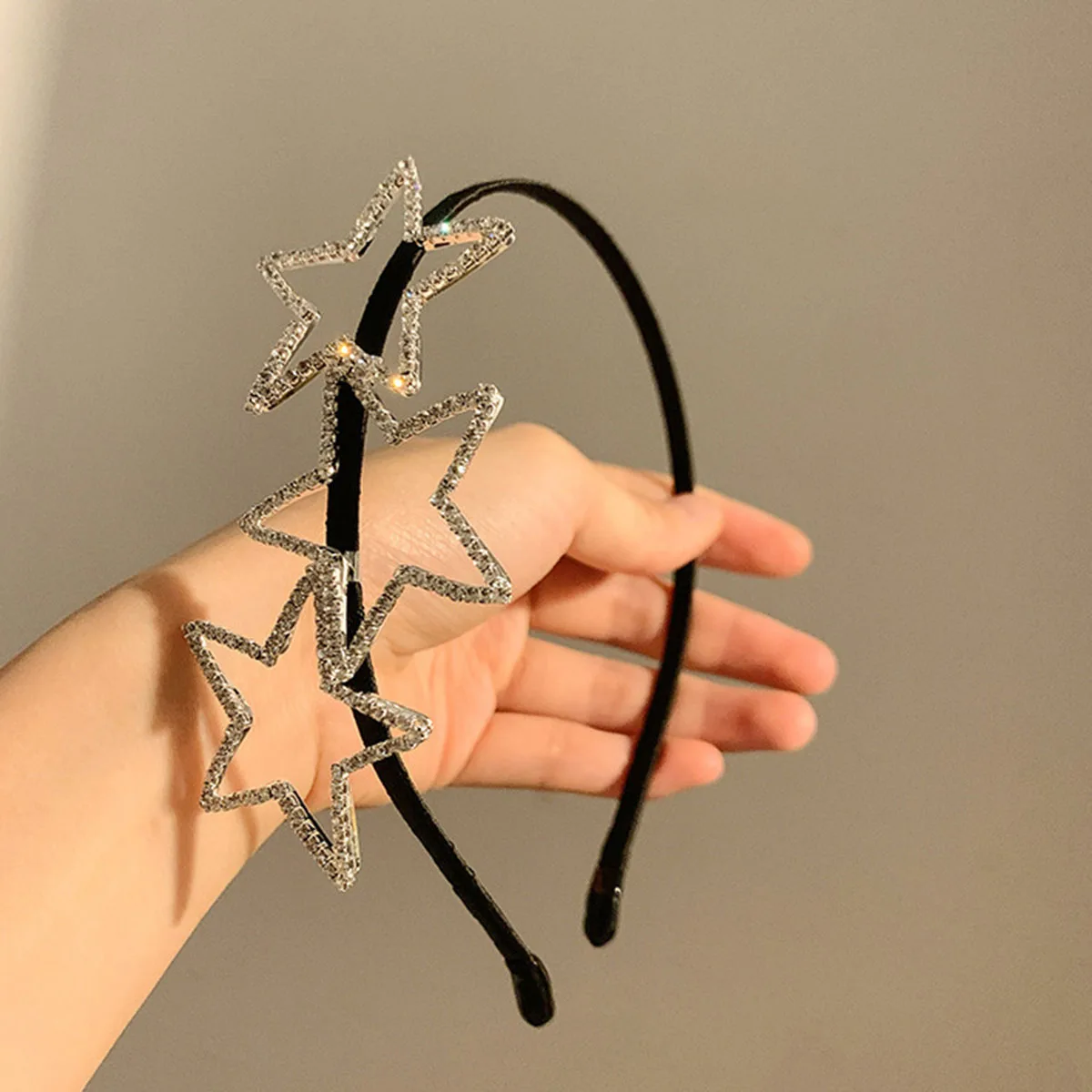 Fashion Crystal Star Hairbands Metal Luxury Y2K Stars Women Hair Hoop Bands Headband Bezel Girls Hair Accessories Headdress Gift
Fashion Crystal Star Hairbands Metal Luxury Y2K Stars Women Hair Hoop Bands Headband Bezel Girls Hair Accessories Headdress Gift