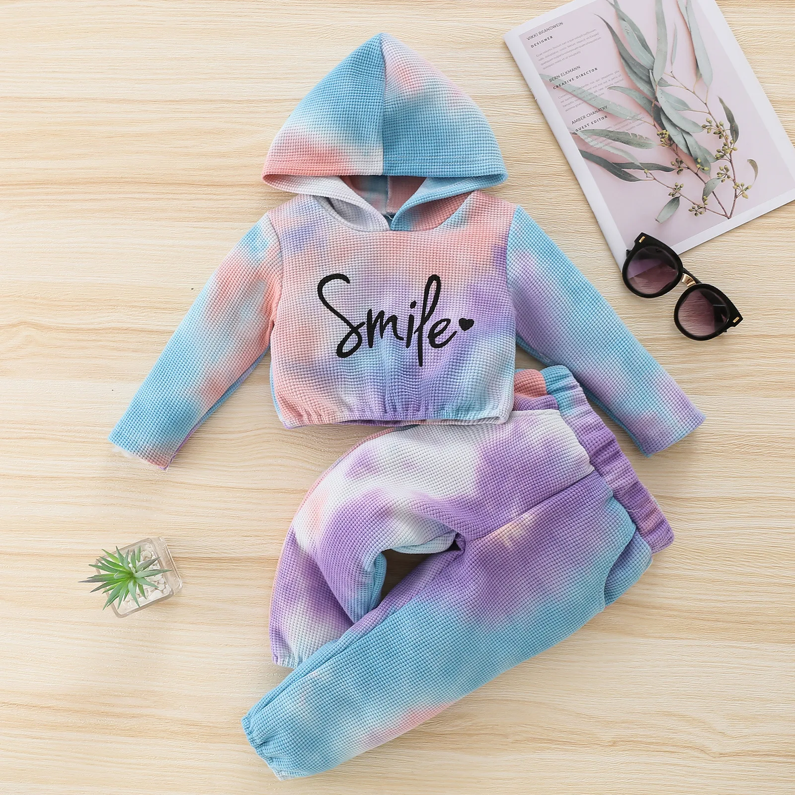 Toddler Kids Baby Outfit Set Girls New Children's Suit Long Sleeve Hooded Letter Tie-dyed Trousers Two-piece Set
Toddler Kids Baby Outfit Set Girls New Children's Suit Long Sleeve Hooded Letter Tie-dyed Trousers Two-piece Set