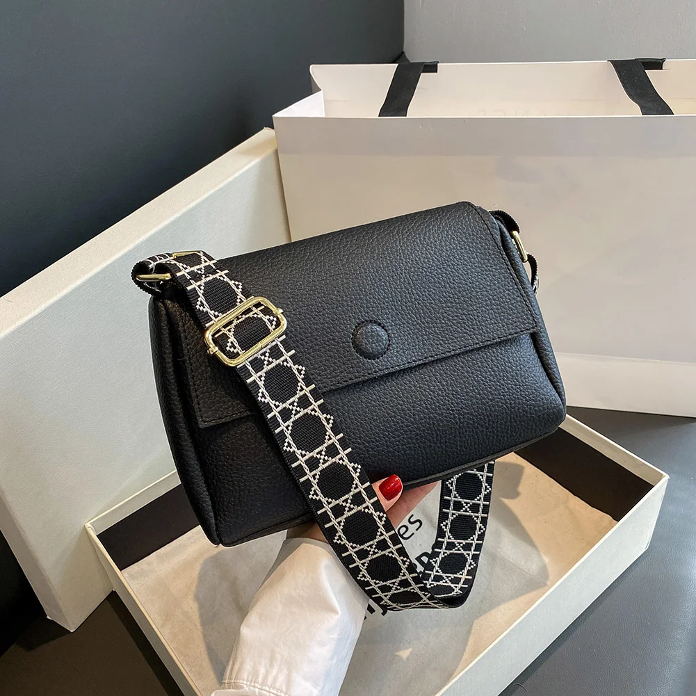 Fashion Crossbody Bag Ladies Handbags Wide Jacquard Strap Underarm Bag PU Leather Casual Summer Simple Solid Color Messenger Bag
Fashion Crossbody Bag Ladies Handbags Wide Jacquard Strap Underarm Bag PU Leather Casual Summer Simple Solid Color Messenger Bag