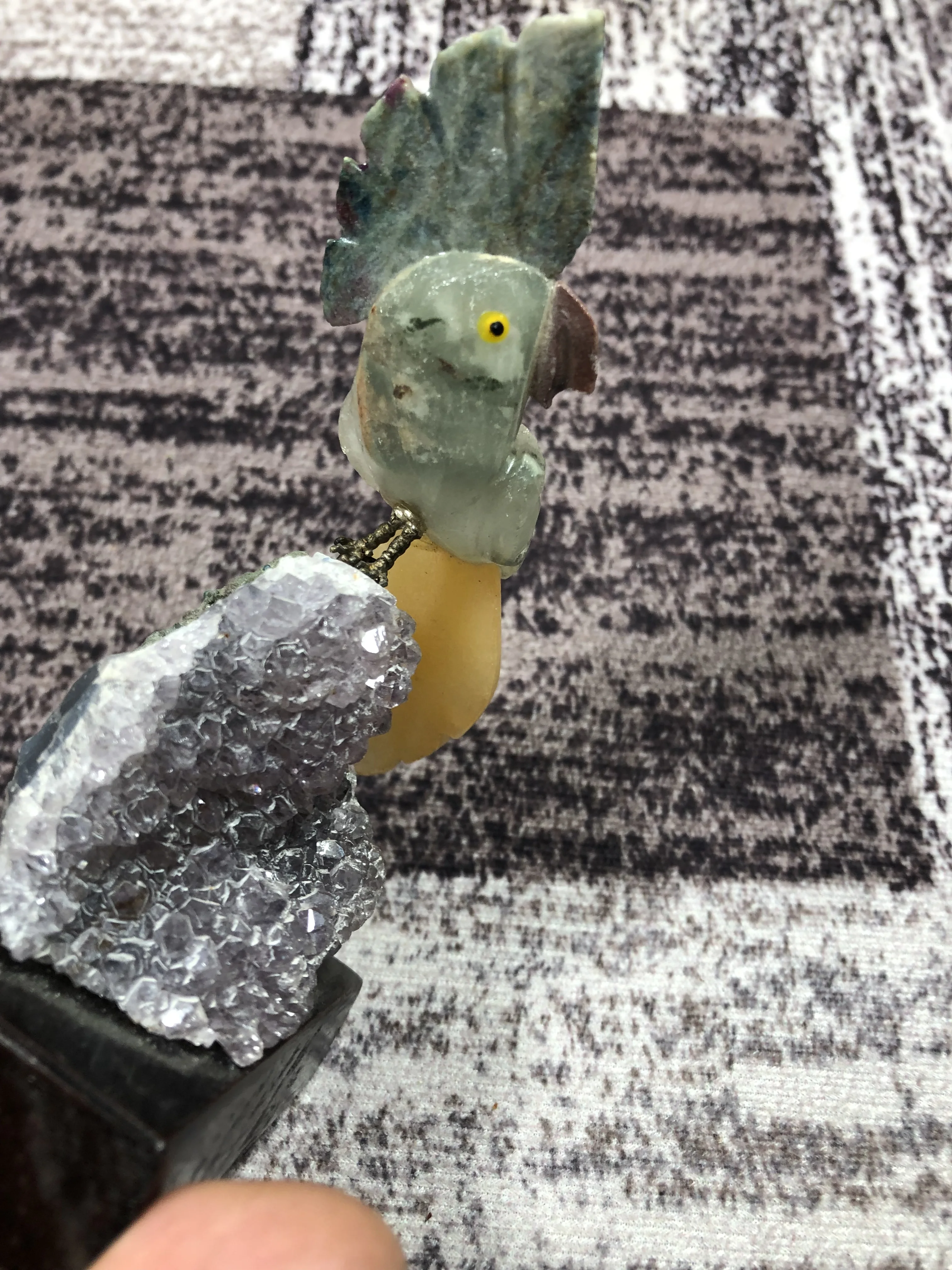 Pure Hand-Carved Natural Crystal Stone Woodpecker Chinese Meaning A Oriole Singing Cui Liu Master's Masterpiece
Pure Hand-Carved Natural Crystal Stone Woodpecker Chinese Meaning A Oriole Singing Cui Liu Master's Masterpiece