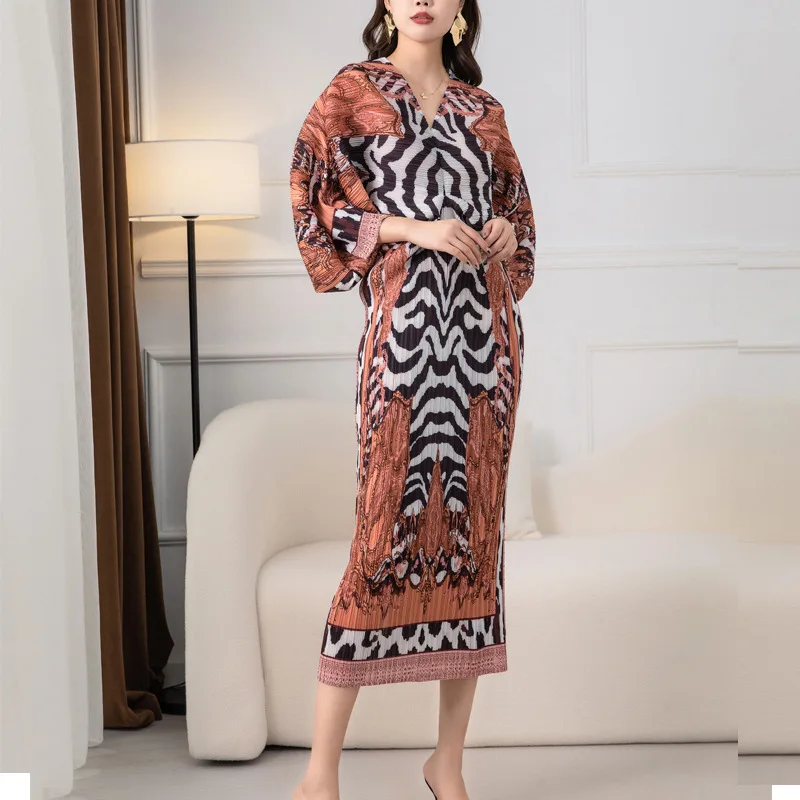 

Miyake pleated dress new autumn fashion print V-neck dolman sleeve loose large size A-line dress