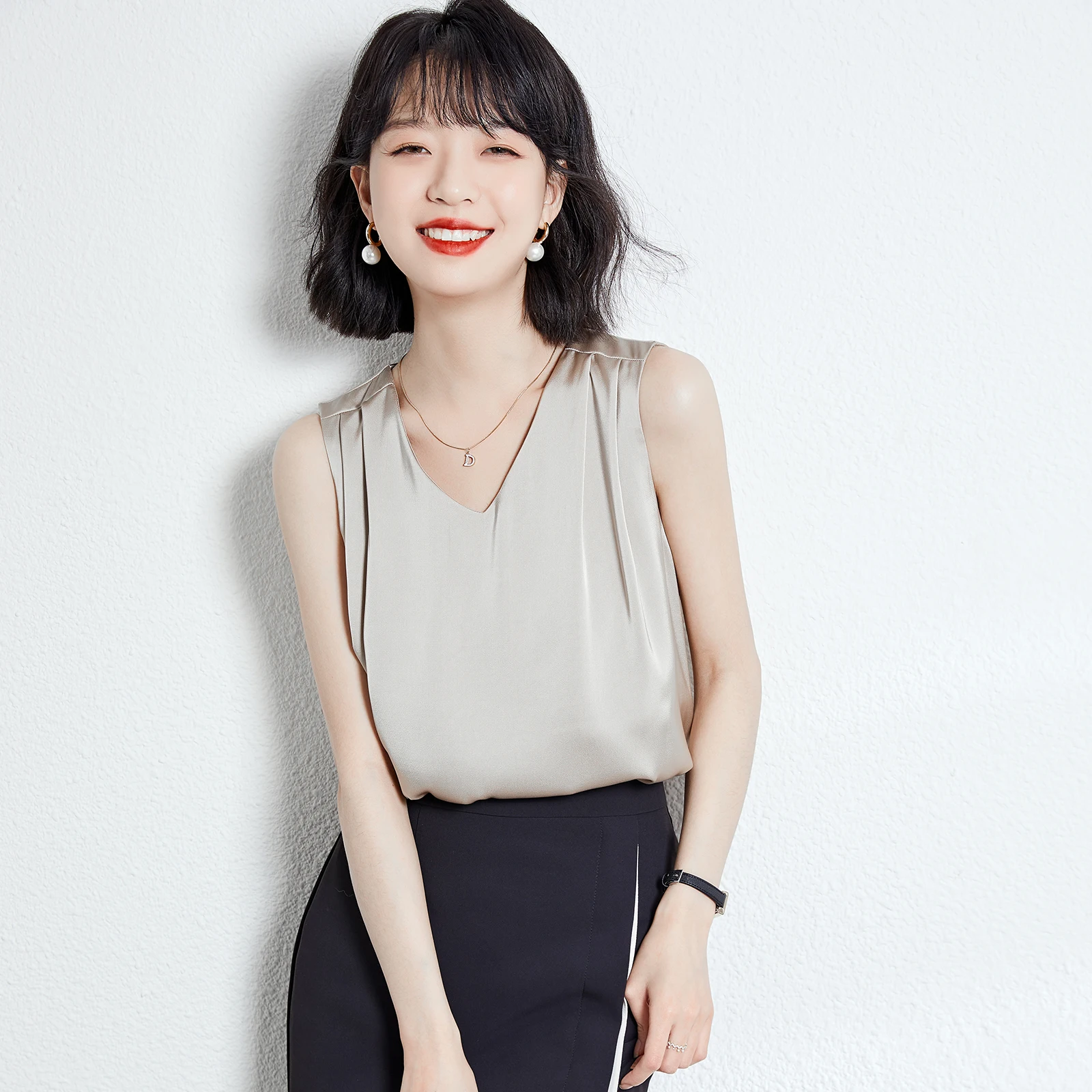 White Solid Color Acetate SATIN Casual Crop Top Women Clothing 2022 Summer New Design Sleeveless Vest Office Ladies Tank Tops
White Solid Color Acetate SATIN Casual Crop Top Women Clothing 2022 Summer New Design Sleeveless Vest Office Ladies Tank Tops