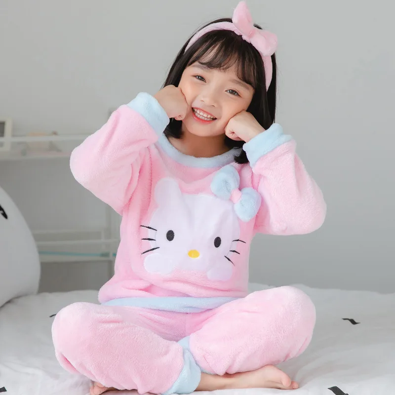 Детская зимняя Фланелевая пижама Sanrios Hello Kitty для мальчиков и девочек с мультяшным рисунком из кораллового бархата утепленный домашний теплый комплект одежды
Детская зимняя Фланелевая пижама Sanrios Hello Kitty для мальчиков и девочек с мультяшным рисунком из кораллового бархата утепленный домашний теплый комплект одежды