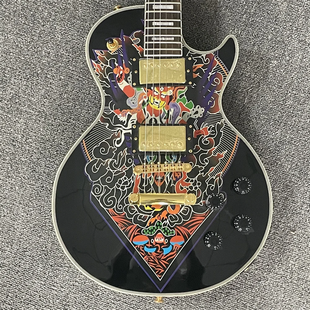 LP CUSTOM SHOP Black guitar with large pattern, electric guitar CUSTOM SHOP in stock
LP CUSTOM SHOP Black guitar with large pattern, electric guitar CUSTOM SHOP in stock
