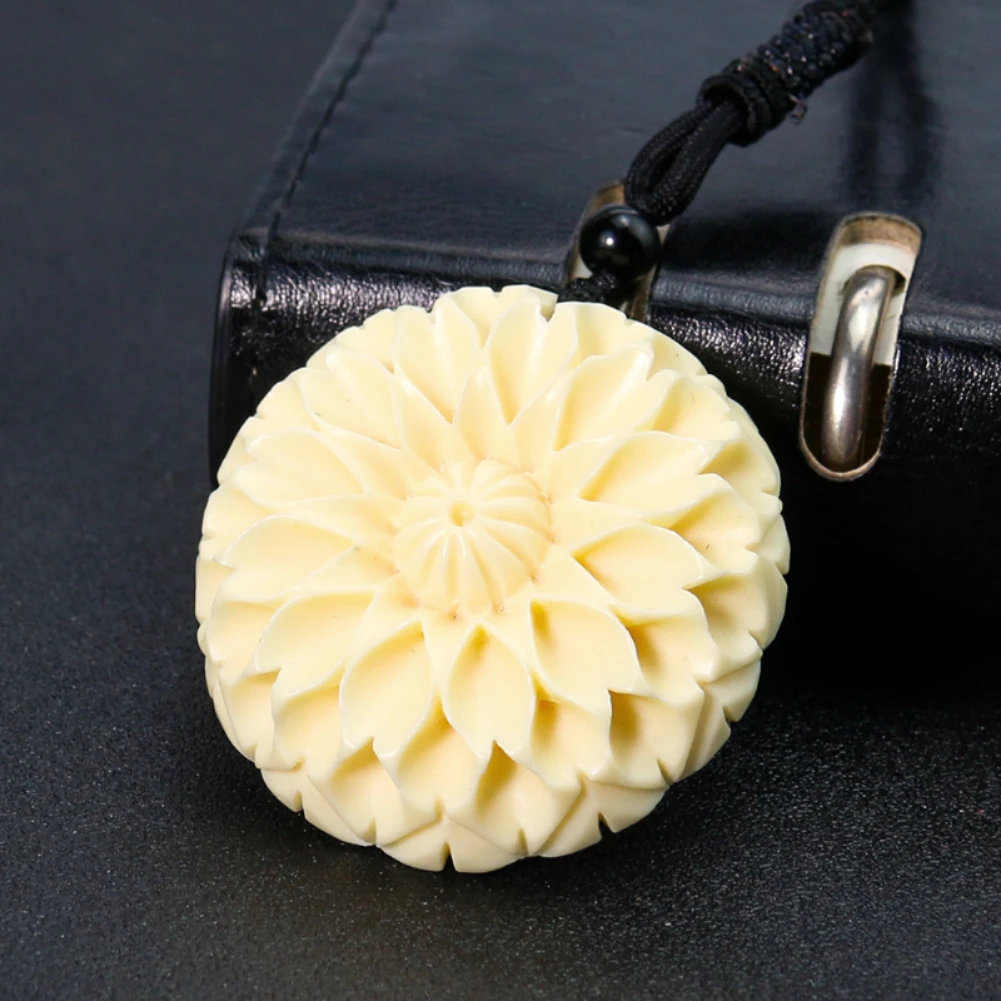 

Natural Ivory Fruit Carving Sun Flower Pendant Necklace Energy Reiki Charms Mascot Amulet Dangle Choker Lucky Jewelry Gifts