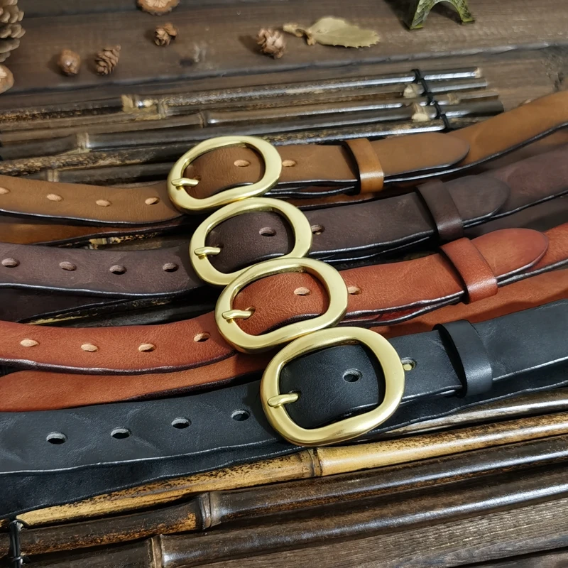 Ремень женский из натуральной воловьей кожи, с латунной пряжкой, шириной 2,8 см
Ремень женский из натуральной воловьей кожи, с латунной пряжкой, шириной 2,8 см