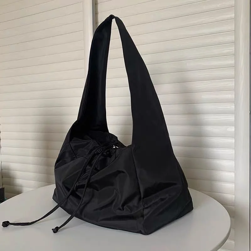 Women Bag New Nylon Bucket Fashion Solid Zipper SOFT Shoulder Bag Purses and Handbags Luxury Designer Black Tote Bag сумка
Women Bag New Nylon Bucket Fashion Solid Zipper SOFT Shoulder Bag Purses and Handbags Luxury Designer Black Tote Bag сумка