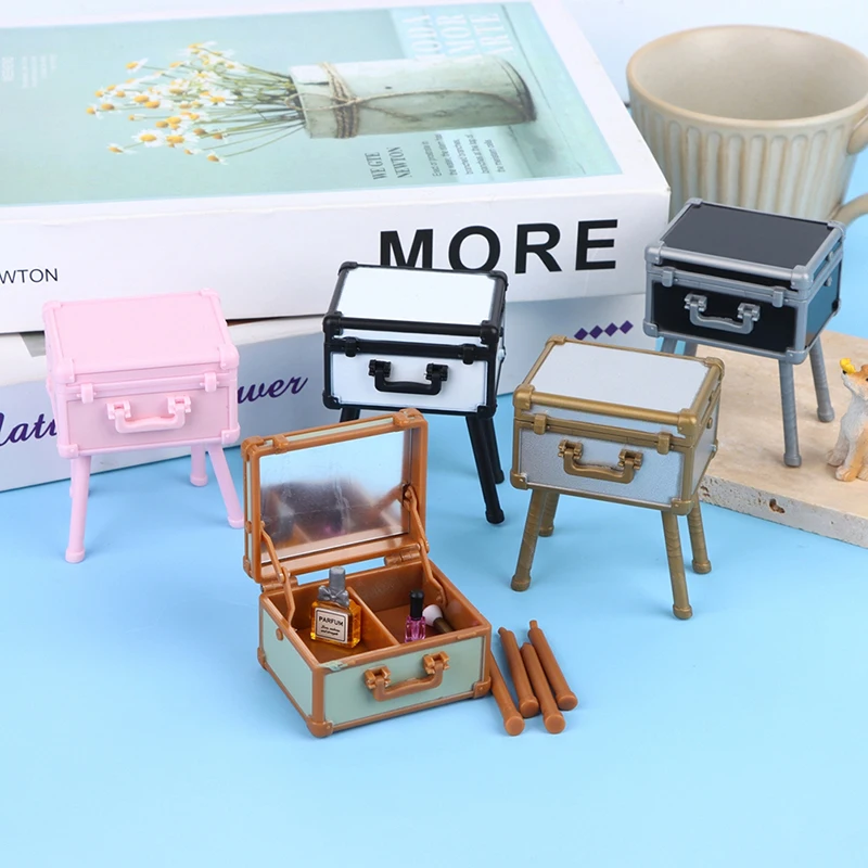 1Set 1:12 Dollhouse Mini Vanity Cosmetic Case Lipstick Perfume Air Cushion Mirror With Holder Furniture Decor Play House Toys
1Set 1:12 Dollhouse Mini Vanity Cosmetic Case Lipstick Perfume Air Cushion Mirror With Holder Furniture Decor Play House Toys