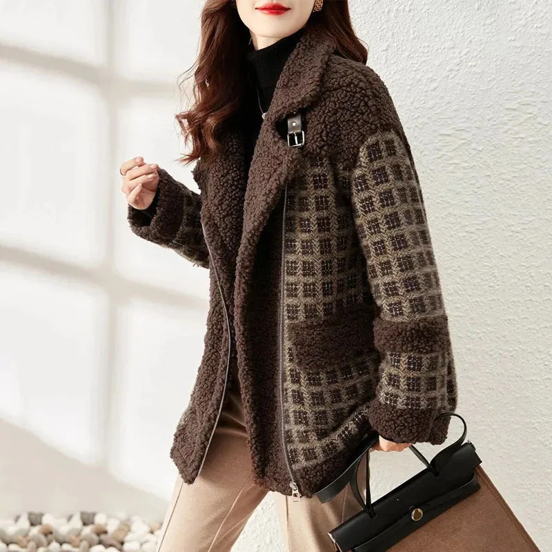 Autumn Winter Woolen Coat 2022 New Fashion Grain Fleece Warm Women's Cotton Coat Brown Zipper Outerwear Windbreaker Female
Autumn Winter Woolen Coat 2022 New Fashion Grain Fleece Warm Women's Cotton Coat Brown Zipper Outerwear Windbreaker Female
