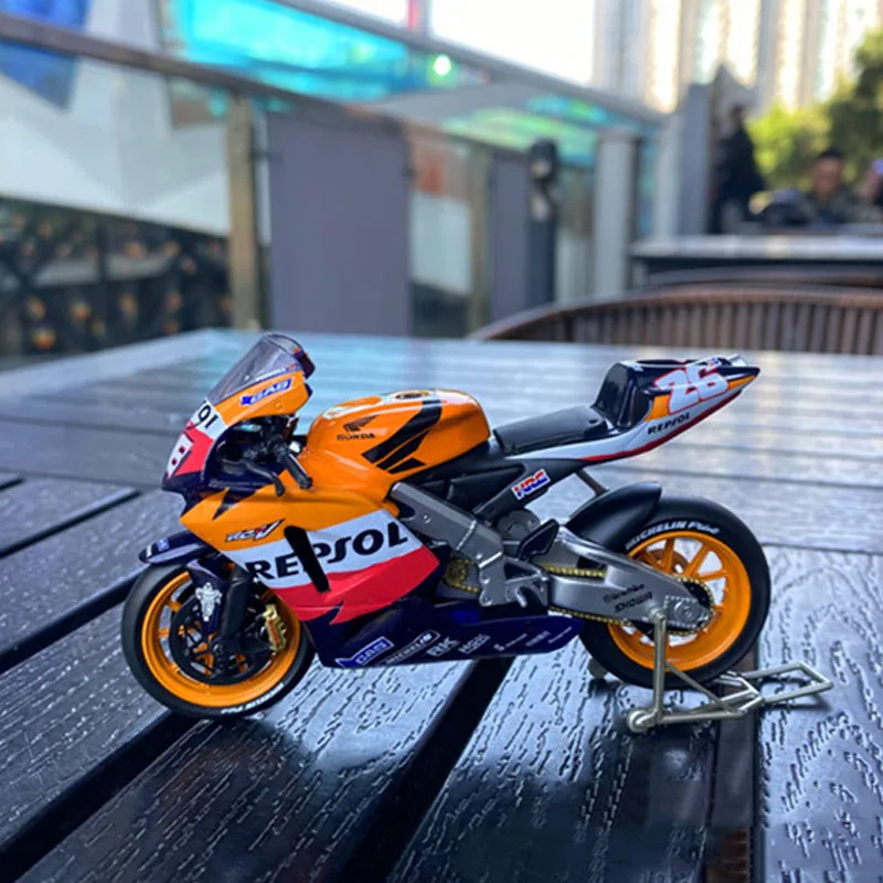 Diecast Alloy 1:18 Scale 211V-Nicky Motorcycle Orange Model Adult Classic Collection Display Ornament Souvenir
Diecast Alloy 1:18 Scale 211V-Nicky Motorcycle Orange Model Adult Classic Collection Display Ornament Souvenir