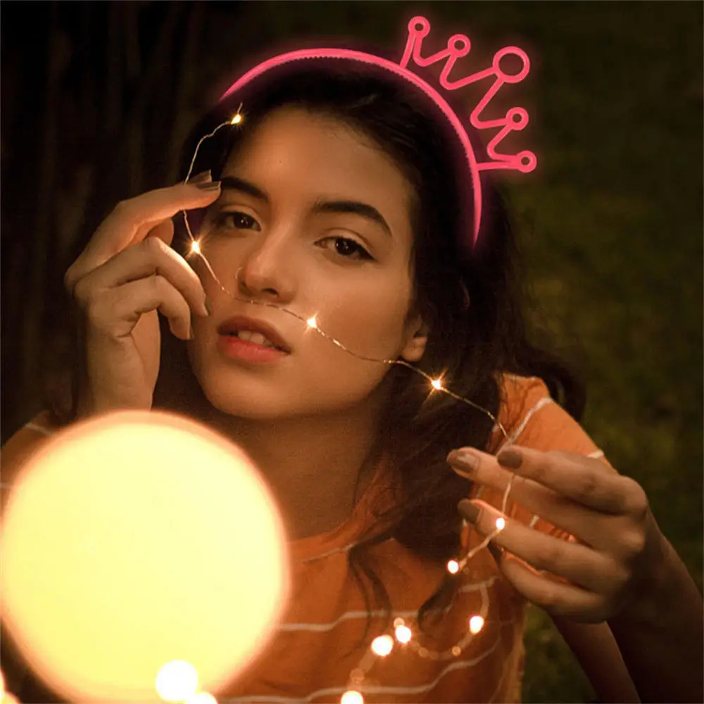 6PCS Luminous Crown Headband Elastric Plastic Glow In Dark Hairband Hairhoop Girls Women Birthday Wedding Party Glowing Hairband
6PCS Luminous Crown Headband Elastric Plastic Glow In Dark Hairband Hairhoop Girls Women Birthday Wedding Party Glowing Hairband