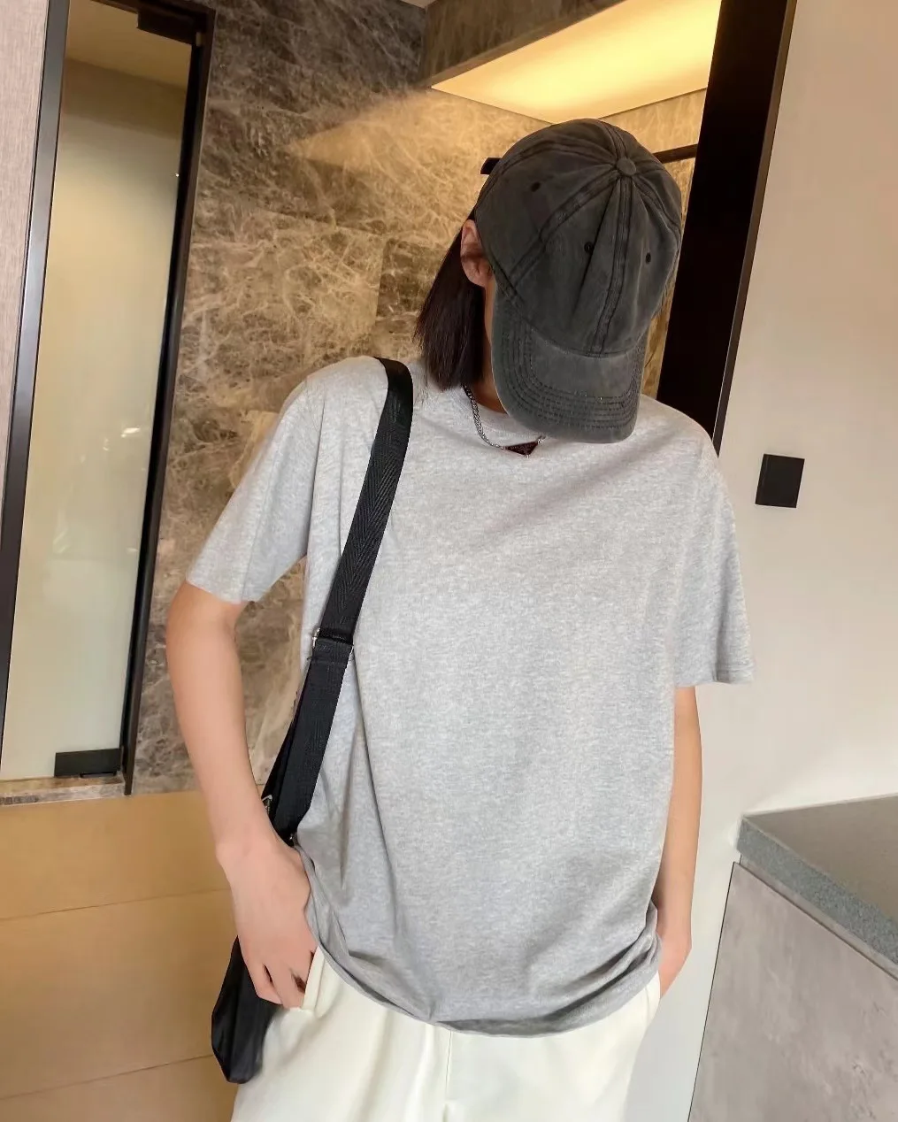 2022 NEW FASHION WOMEN Summer new casual solid color short-sleeved round neck bottoming shirt
2022 NEW FASHION WOMEN Summer new casual solid color short-sleeved round neck bottoming shirt