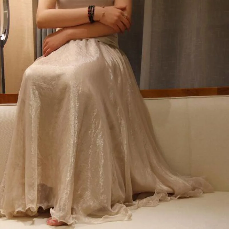 2022 new dance dress Bohemia 8m big swing spring and summer beach gold silk chiffon pleated bust
2022 new dance dress Bohemia 8m big swing spring and summer beach gold silk chiffon pleated bust