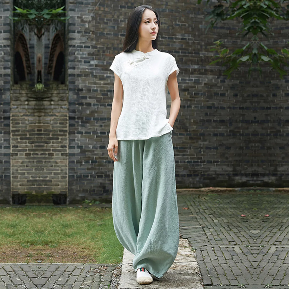 Женские винтажные свободные шаровары Yeezzi, однотонные хлопково-льняные элегантные шаровары из рами с широкими штанинами, Новинка лета 2022
Женские винтажные свободные шаровары Yeezzi, однотонные хлопково-льняные элегантные шаровары из рами с широкими штанинами, Новинка лета 2022