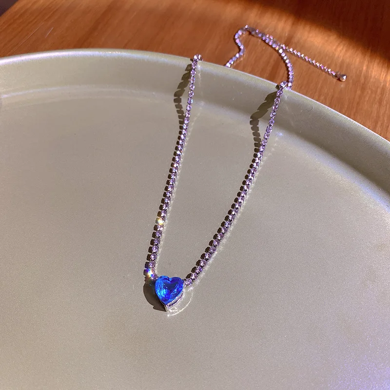 2022 New Blue Zircon Love Heart Love Shining Necklace Women's Personality Fashion Necklace Wedding Jewelry Birthday Gift
2022 New Blue Zircon Love Heart Love Shining Necklace Women's Personality Fashion Necklace Wedding Jewelry Birthday Gift