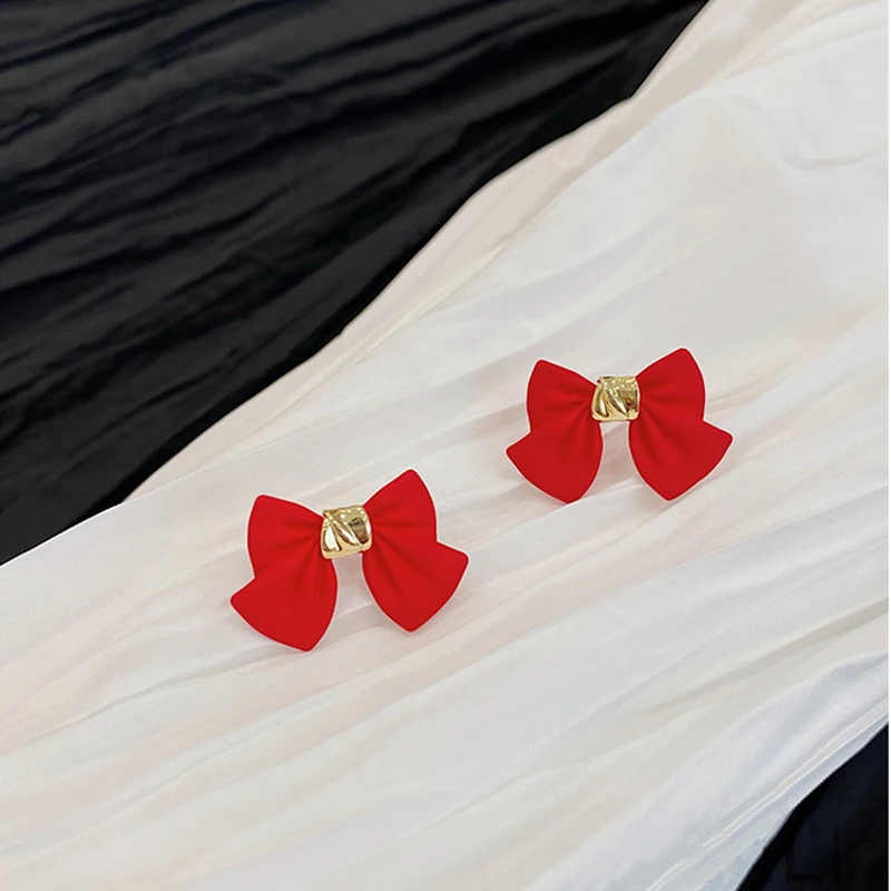 2022 new French retro blue earrings round ladies earrings fashion trend large circles exquisite ladies jewelry
2022 new French retro blue earrings round ladies earrings fashion trend large circles exquisite ladies jewelry