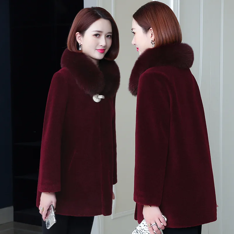 2023Real fur, New Winter Mother's Mid length Sheep Sheared Fleece Women's Lamb Hair Particle Integrated Fox Hair Collar Slim Fit
2023Real fur, New Winter Mother's Mid length Sheep Sheared Fleece Women's Lamb Hair Particle Integrated Fox Hair Collar Slim Fit