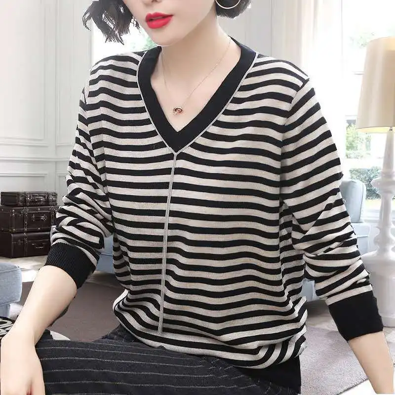 Fashion Knitted Stripe Sweater Women New Autumn Winter Loose Casual Thick Pullovers Female Warm Long-sleeved V-Neck Tops T166
Fashion Knitted Stripe Sweater Women New Autumn Winter Loose Casual Thick Pullovers Female Warm Long-sleeved V-Neck Tops T166